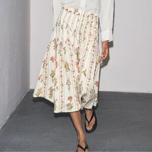 ZW Collection Pleated Floral Skirt
